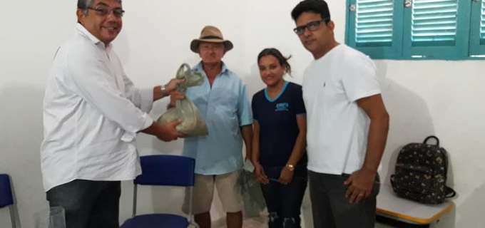 Doação de sementes de Milho, Feijão e Sorgo aos agricultores familiares da comunidade de Lajedo Grande