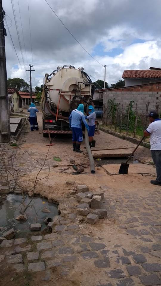 Conclusão do trabalho de desobstrução da rede de esgoto destinada às águas pluviais e servidas de Santa Fé