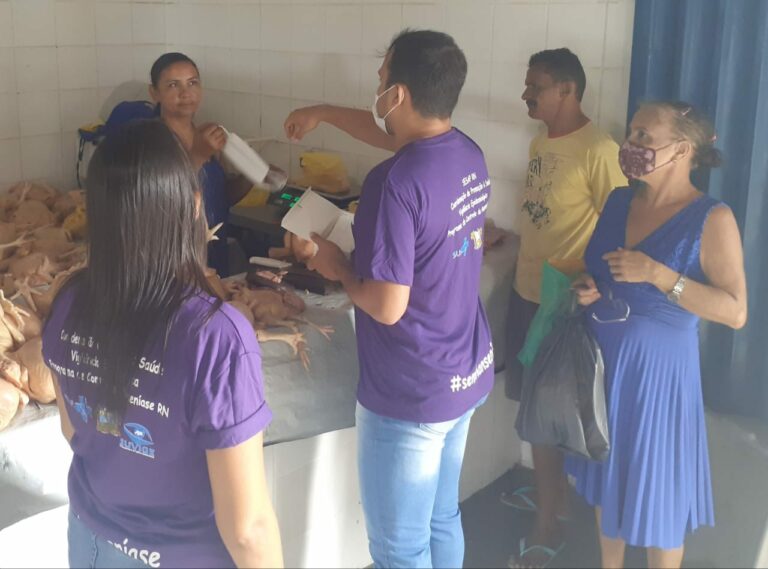 Fiscalização da equipe da vigilância sanitária ao mercado público e a feira livre de Jundiá — foto 6