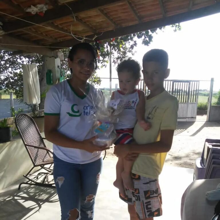 Secretaria realiza entregas de lancheiras para as crianças do Programa Criança Feliz — foto 2