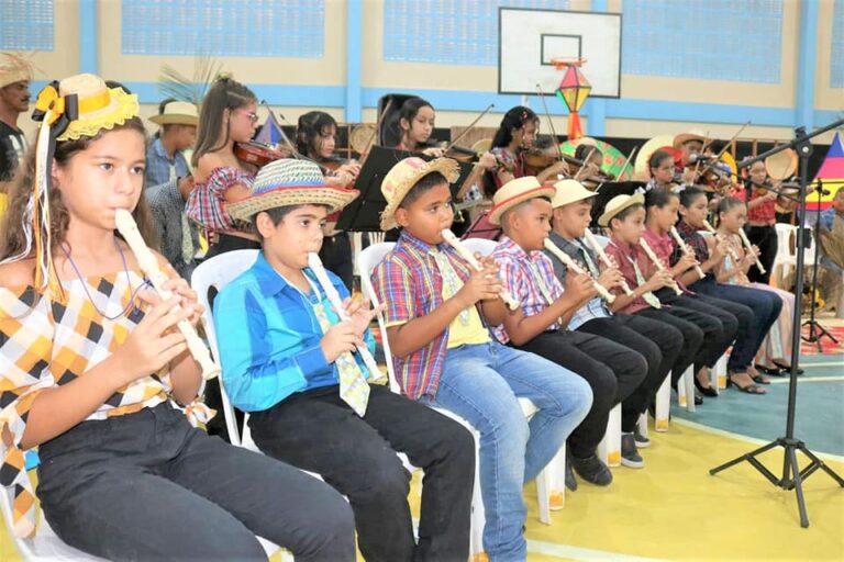 Prefeitura realiza festa de São João — foto 14