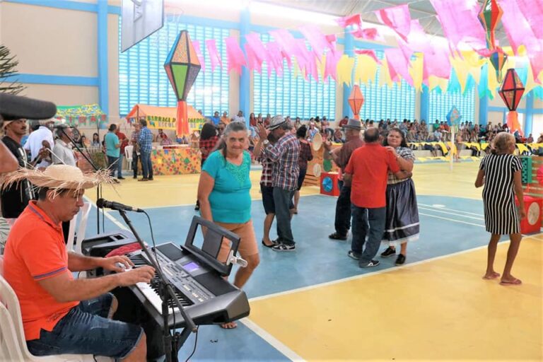Prefeitura realiza festa de São João — foto 39