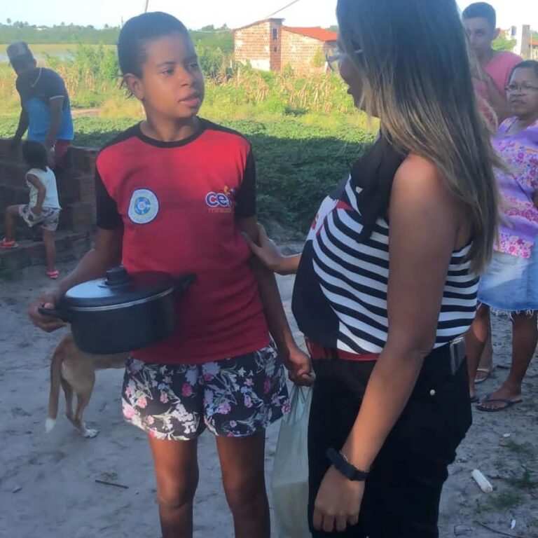 Prefeitura realiza a distribuição da Refeição Solidária — foto 5