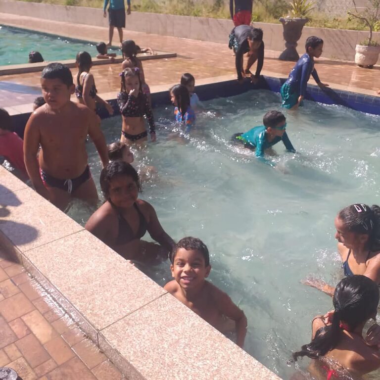 Pool Party em comemoração ao dia do Estudante da Escola Menino Jesus — foto 9