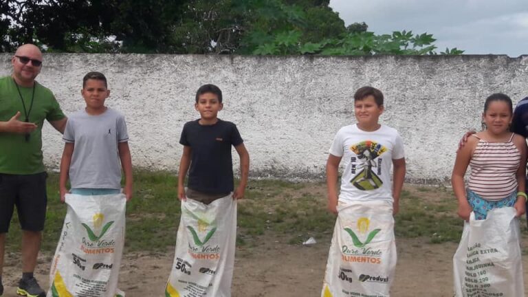 Comemoração ao dia do Estudante na Escola Iberê Ferreira em Lajedo Grande — foto 10