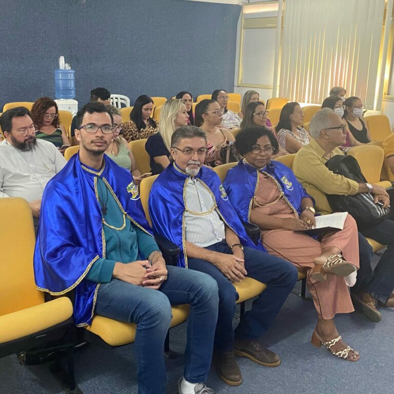 Coordenador de Ensino, Antenor Mário, apresenta Museu aos alunos do Mestrado em Letras — foto 5