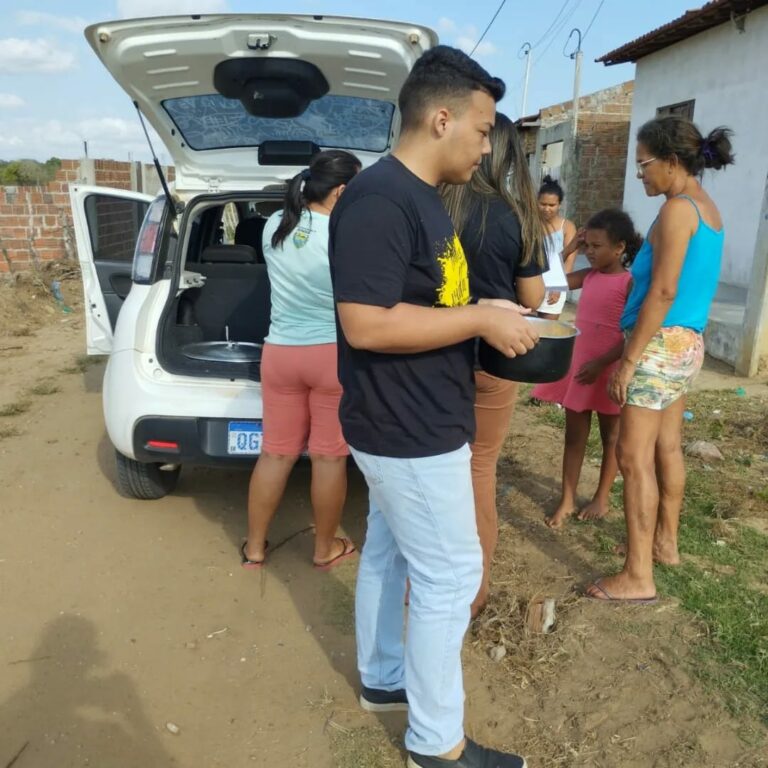 Refeição comunitária: bairro nova Jundiá — foto 2