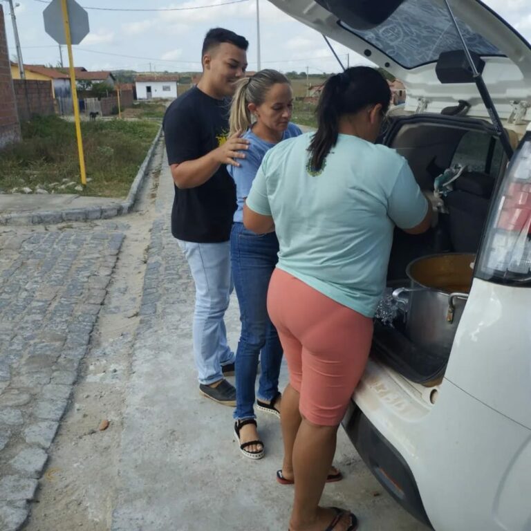 Refeição comunitária: bairro nova Jundiá — foto 4