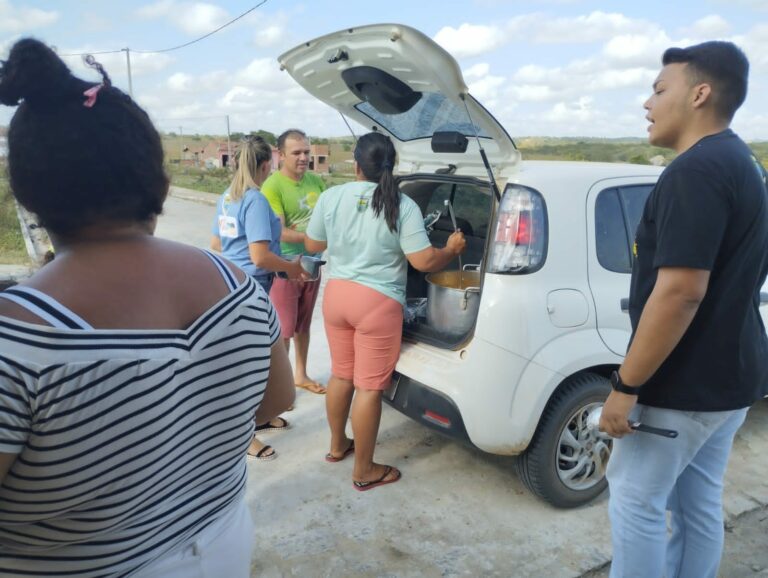 Refeição comunitária: bairro nova Jundiá — foto 5