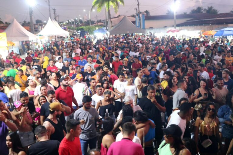 Multidão participa da festa em comemoração aos 27 anos de Emancipação Política de Jundiá — foto 9