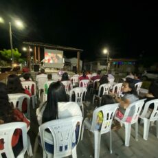 Prefeitura promove CINE NATAL na Praça no centro de Jundiá