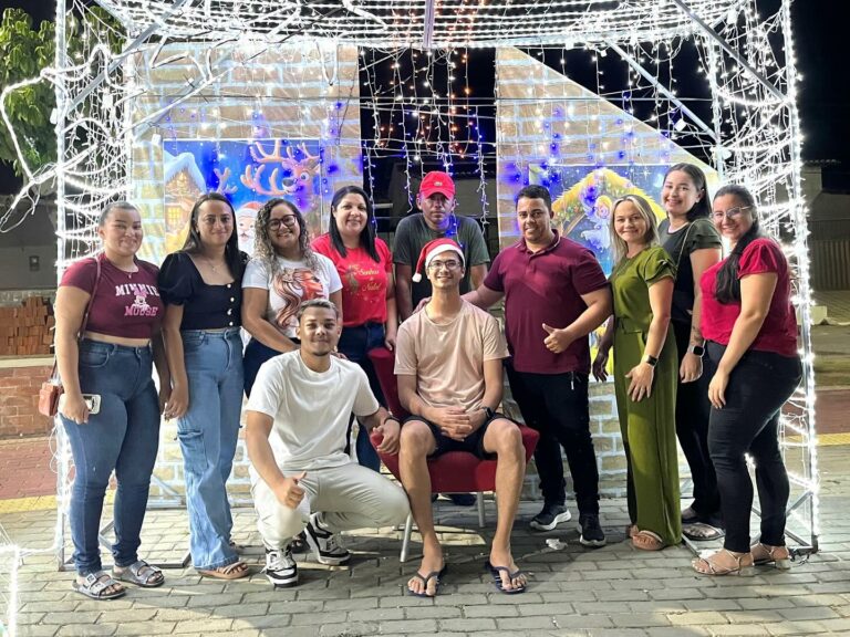 Prefeitura promove CINE NATAL na Praça no centro de Jundiá — foto 15