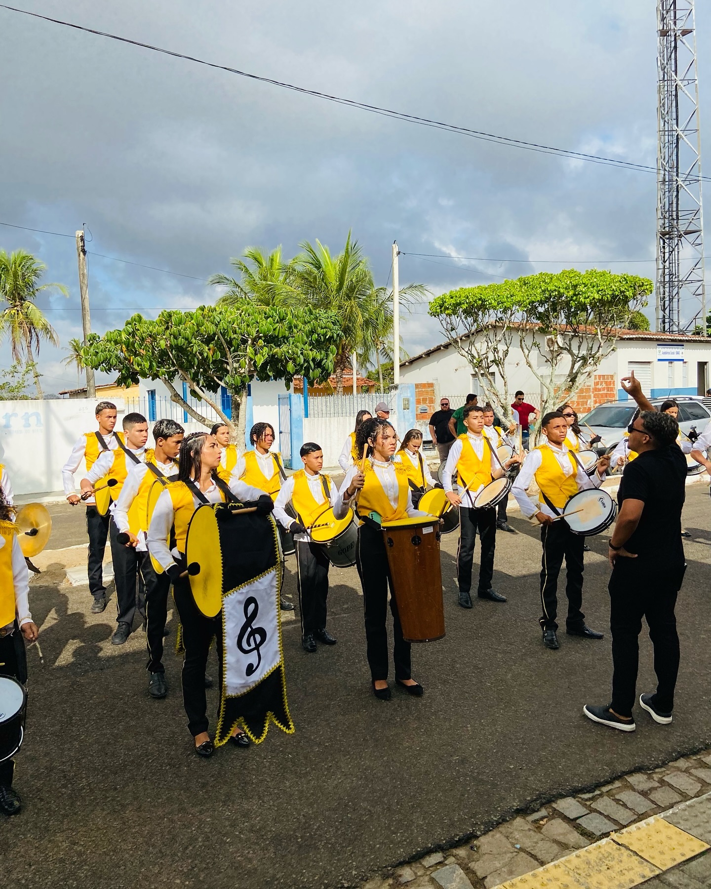 A Banda da Escola Paulino Francisco de Souza foi um verdadeiro espetáculo