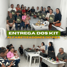 Entrega dos kits aos alfabetizadores do Programa Brasil Alfabetizado.