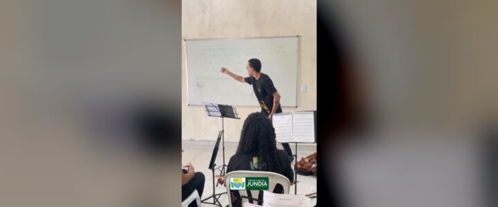 A música tem um jeito bonito de transformar a infância.